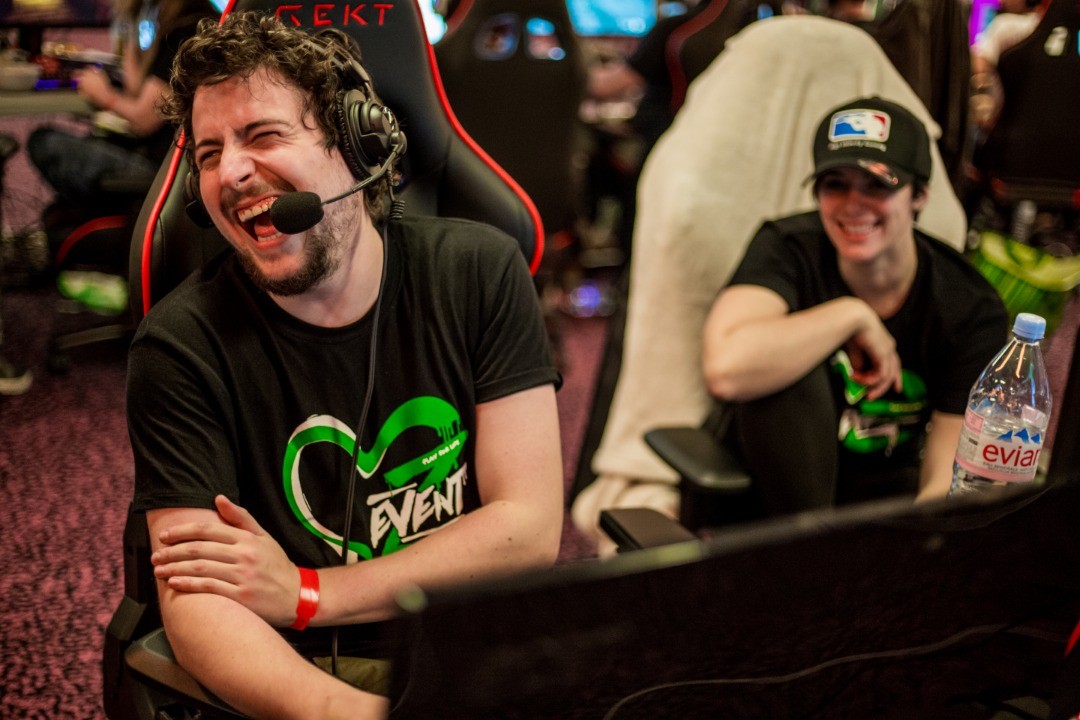 A partir de ce soir à 18h puis pour le reste du weekend, <a href="/LuttiLutti_/">Lutti</a> participera au #ZEVENT2020 aux cotés des bros <a href="/OGaming_TV/">O’Gaming TV</a> ! 🔥

On compte sur vous pour bourrer les dons ! ❤️