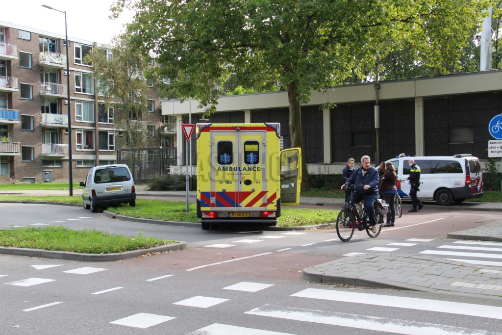 Schiedam - Fietsster gewond na aanrijding met auto: ?..
