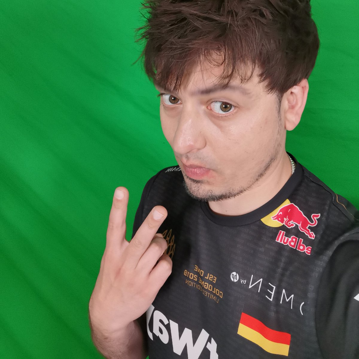 reen624's tweet photo. [#STREAM]

Wir machen weiter in der @GoBIGLeague Bronze! 
#workhard #gobig #gemeinsam

Spiel mit! Sei dabei!
15:15 Uhr #live

https://t.co/6bitD0QYBH

#TEAMREEN #TwitchDE #REEN624
#CSNEWS News? @CSNewsDE
#propadsGG Design! @propads_gg
#1337Camp Skill?@1337Camp https://t.co/5zCVgkgx6E