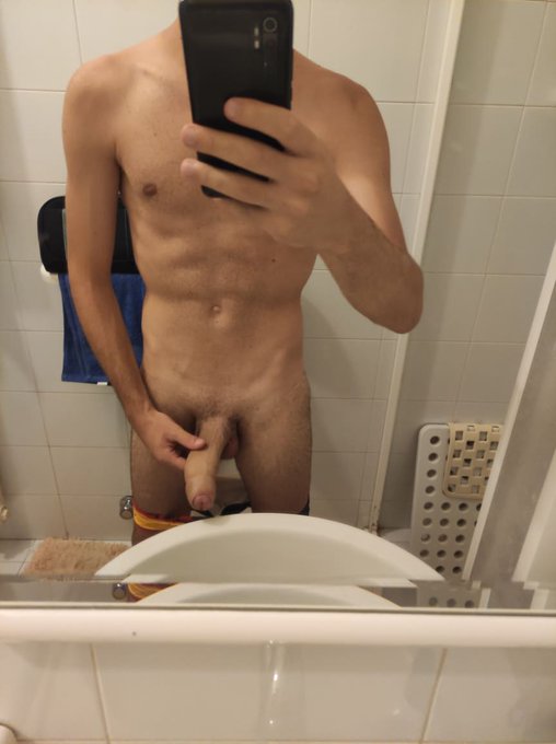 Siempre me he considerado bisexual, aunque con mas tendencia por Dominar a los Hombres.... las pajas<a href="/tag/porn"class="tags"><span>#porn</span></a><a href="/tag/bigdick"class="tags"><span>#bigdick</span></a><a href="/tag/polla"class="tags"><span>#polla</span></a><a href="/tag/sexo"class="tags"><span>#sexo</span></a><a href="/tag/sesso"class="tags"><span>#sesso</span></a><a href="/tag/cazzo"class="tags"><span>#cazzo</span></a>