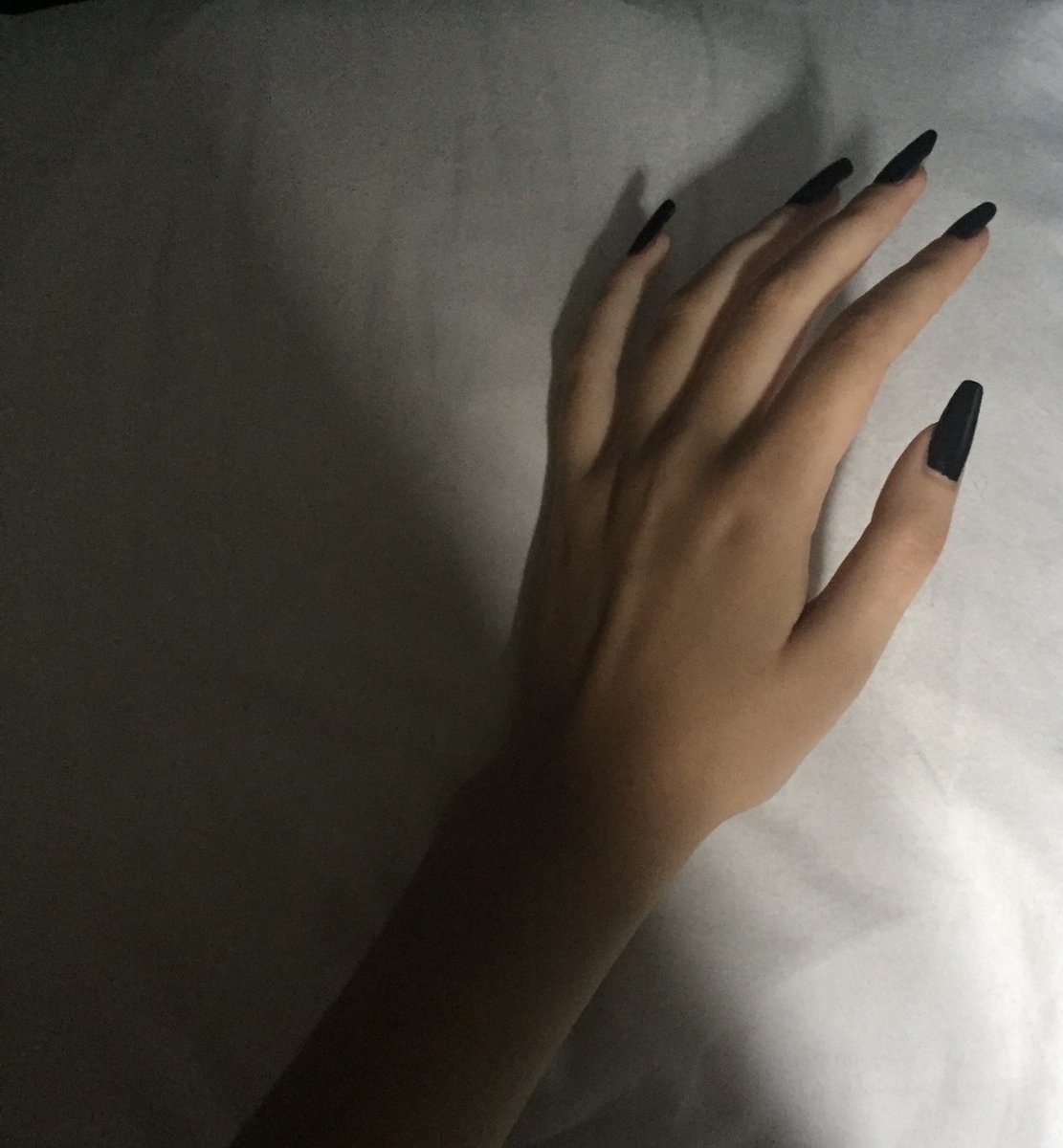 thinislovable's tweet image. i’m new to edtwt🧍🏻‍♀️

- my names molly 
- she/her
- im 16
- goth, punk, hello kitty🖤
- im pro recovery, pls be happy
- thinspo, sweetspo, no fatspo 🙃🔪
- ugw 103 5’2

rt/like to be mutuals 🖤