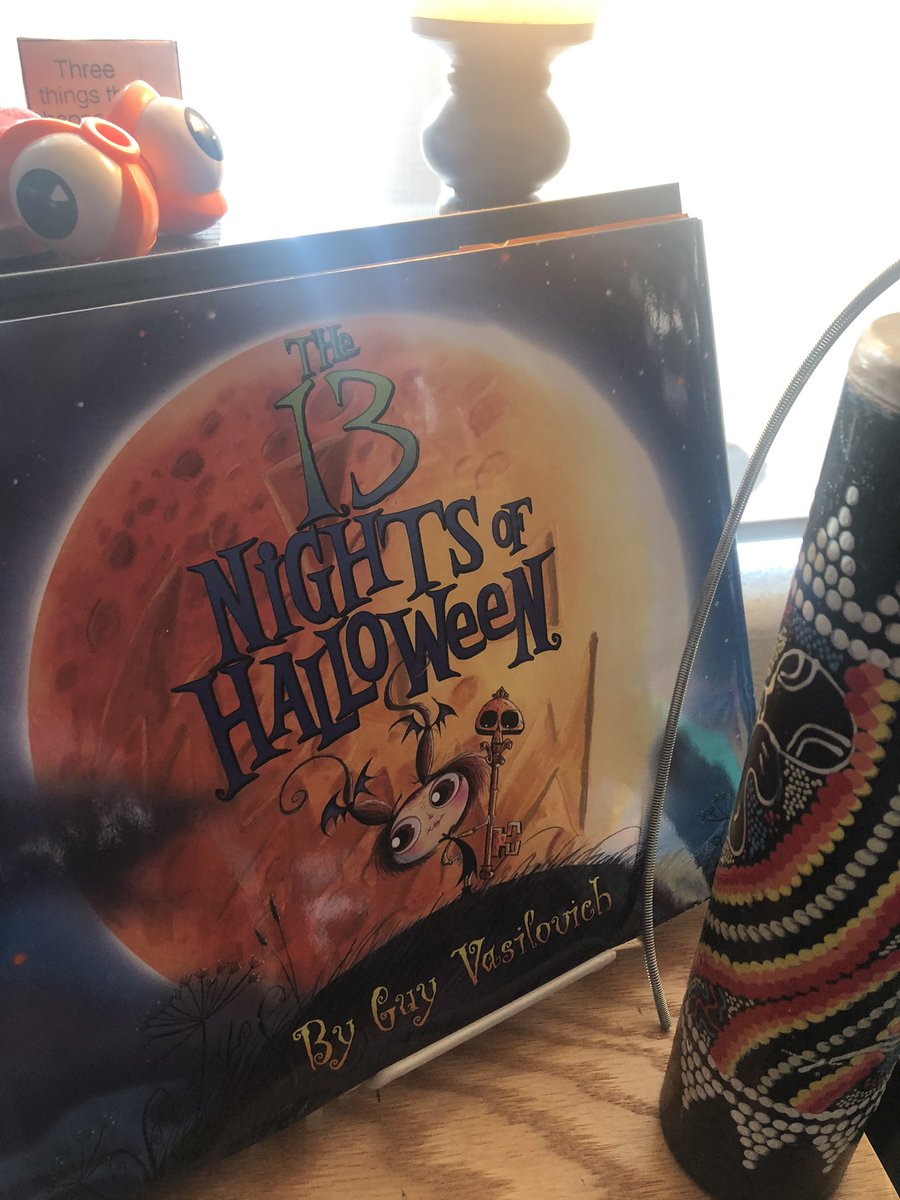 MrCaron1's tweet image. Well I can’t believe it’s #FridayFunDay #Friyay! already @levicreekps @PDSB_Libraries @PeelSchools ! Tune in to #LiveFromtheLibrary today at 11:45 and 1PM for some #Scareriffic stories and #LLC shenanigans, with me, @MrCaron1 👍📚🧛‍♀️👻🎃