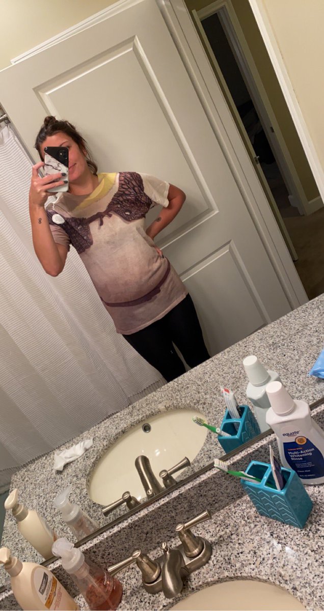Gabb_Kain's tweet photo. what I ordered vs. what I got 
-it gives me an ogre belly, I’m hurt 😭 https://t.co/RAbOXZQxGQ
