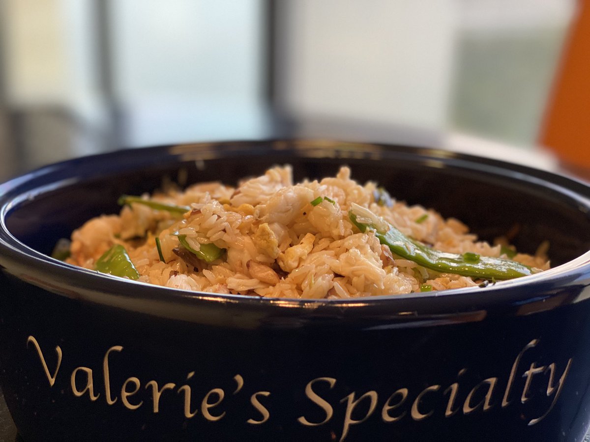 valcooks's tweet photo. Valcooks CRAB FRIED RICE 🦀 Didn’t get to video it, but will do so soon. And yes, it was #plumbodacious 🍚 #foodie #yumyum #valcooks #valcookskitchen #americanlegacynetwork https://t.co/YJ8CuYVje0