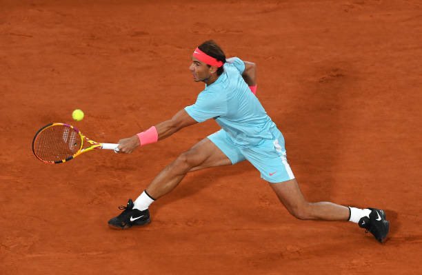 Arni_Abd's tweet photo. How does Rafa Nadal glides and slides effortlessly? If you look really really closely, he has tiny wings on his shoes 😉 #RafaAtWork https://t.co/9ilMqEfFgc