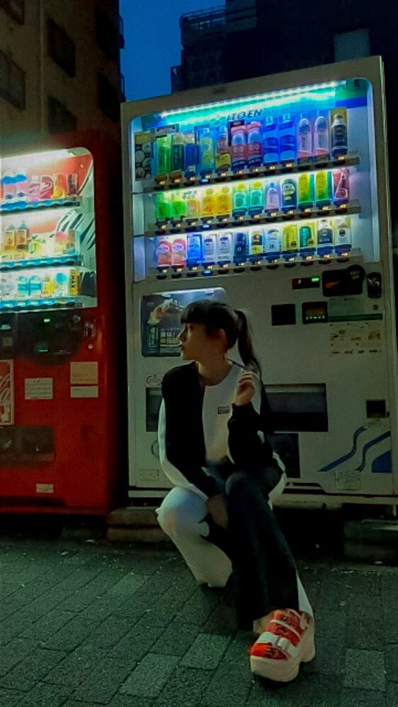 RobertPaulKothe's tweet photo. When we had no chance but photographing over a webcam 9000km away #Berlin<->#Tokyo with @mlle_opossum during the pandemic. I’m don’t wanna know hoe this staging looked for strangers. 😅 #tokyofashion #smartphonephotography #iphoneshoot #tokyostyle #melissalee https://t.co/hpg2N1raz4