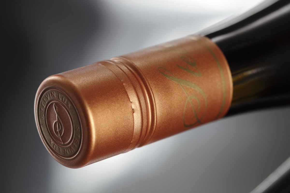 Looking for an elegant design to best reflect the excellence of your wines? STELVIN® developed STELVIN® LUX, a closure with no external thread. Make the right choice : benefits from a century of experience. More info at : bit.ly/StelvinLux