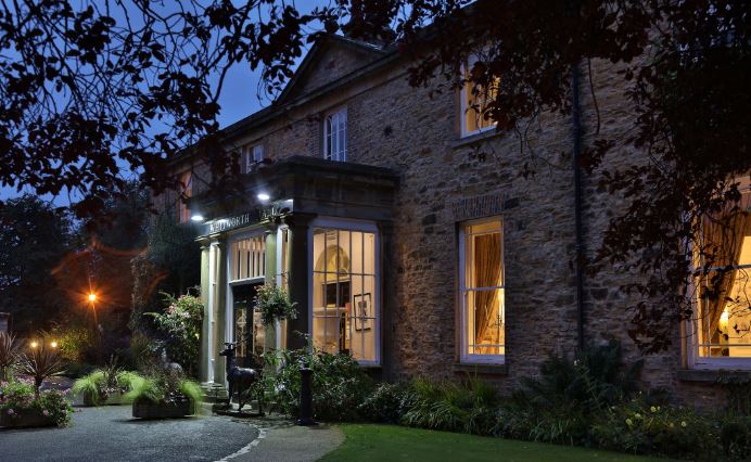 🌅🌌 

#whitworthhallhotel #whitworthweddings #northeast #northeastweddings #spennymoor #finedining #overnightstay #deer #deerpark #beauty #travel #explore #countryside #visitdurham #countydurham #countydurhamweddings  #countryhouse