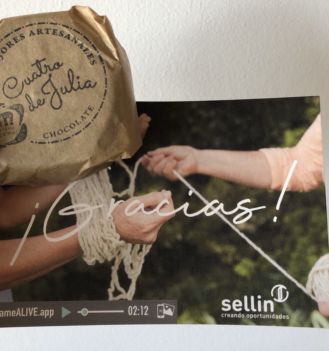 Muchas gracias <a href="/SellinUruguay/">Sellin</a> por la sorpresa! Muy rico el alfajor de @CuartoJulia! Los conozco desde el inicio <a href="/m_chilibroste/">Mariana Chilibroste</a> y <a href="/fragadie/">🎯 Diego Fraga</a> y es excelente el trabajo que llevan adelante, felicitaciones! 👏🏻👏🏻 #comprasconsentido