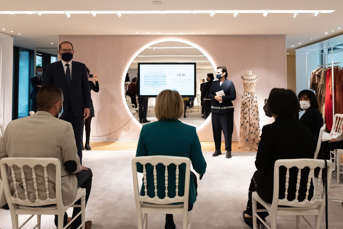 Visite de la Maison <a href="/Dior/">Dior</a> pour la signature de la convention "Entreprise pour les #aidants".

👉 À côté de la solidarité nationale, les entreprises ont un rôle essentiel à jouer pour construire une société qui reconnaît et soutient l’engagement des proches aidants. #Fraternité