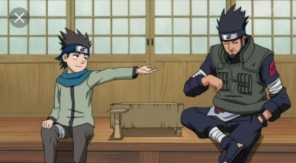 Konohamaru sarutobi :C’est le deuxième candidat au quelle je pense, déjà il est issue d’Ain clan très puissant de konoha, on ne connaît pas ses parents mais son grand père est le 3ème hokage et Asuma est son oncle