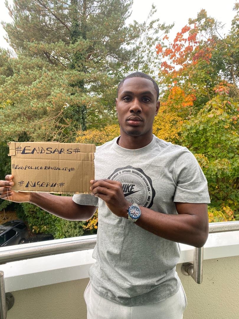judeighalofans's tweet photo. Na Footballer Wey Follow Us Protest, We Go Support 😂 Soro Soke 😂 #EndSARS #EndPoliceBrutality #EndSWAT https://t.co/cE9E0veI36
