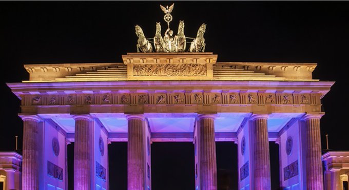 The BRANDENBURG GATE in Berlin lit up in purple and yellow to raise awareness of Developmental Language Disorder. How good does that feel? There will be many more lighting up tonight. Check out our list. radld.org/dld-awareness-… #DLDseeMe #DevLangDis