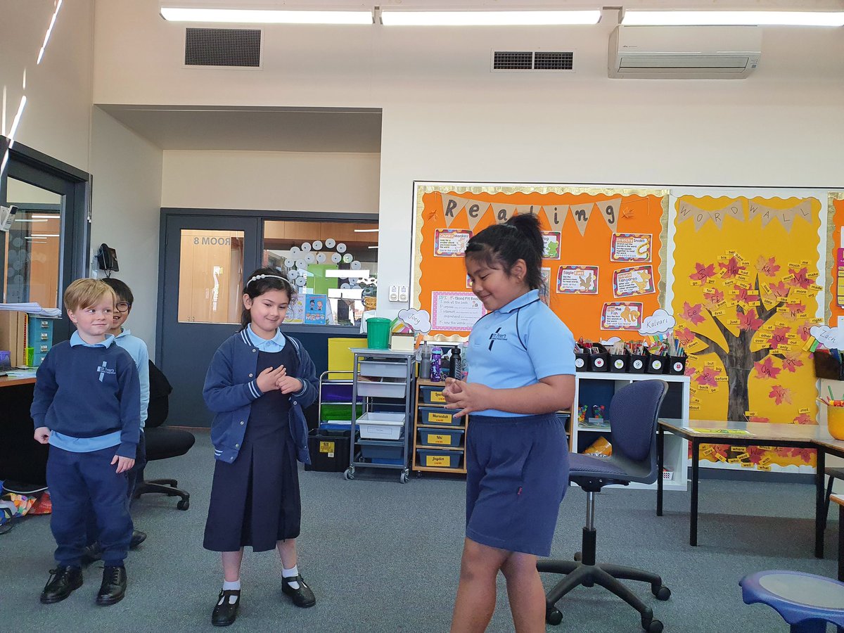 HowdenMaegan's tweet photo. Role-playing positive and poor choices in a school context. Highly convincing acting was observed in 1/2 today! 😊 @stpeterssws https://t.co/1nvt8wOO6P