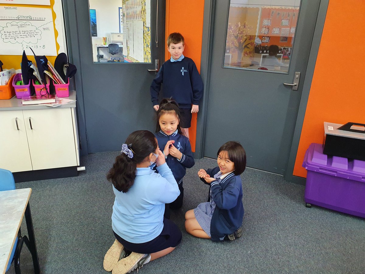 HowdenMaegan's tweet photo. Role-playing positive and poor choices in a school context. Highly convincing acting was observed in 1/2 today! 😊 @stpeterssws https://t.co/mUnGHGtgmk