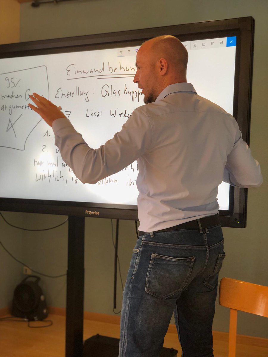 Sales4IT's tweet photo. 👁️ https://t.co/8BdpnYPjsJ 🚀 
👌 In diesem 6 Minuten Video lernst du wie Du einfach mehr verkaufst in dem Du Widerstände einfach überwindest😀📈Dieses Video entstand aus dem Referat für das CO-Working Steckborn. Neu auch für Dich. Ihttps://www.sales4it.ch/de/kursuebersicht.html https://t.co/6jMJPgkpDi