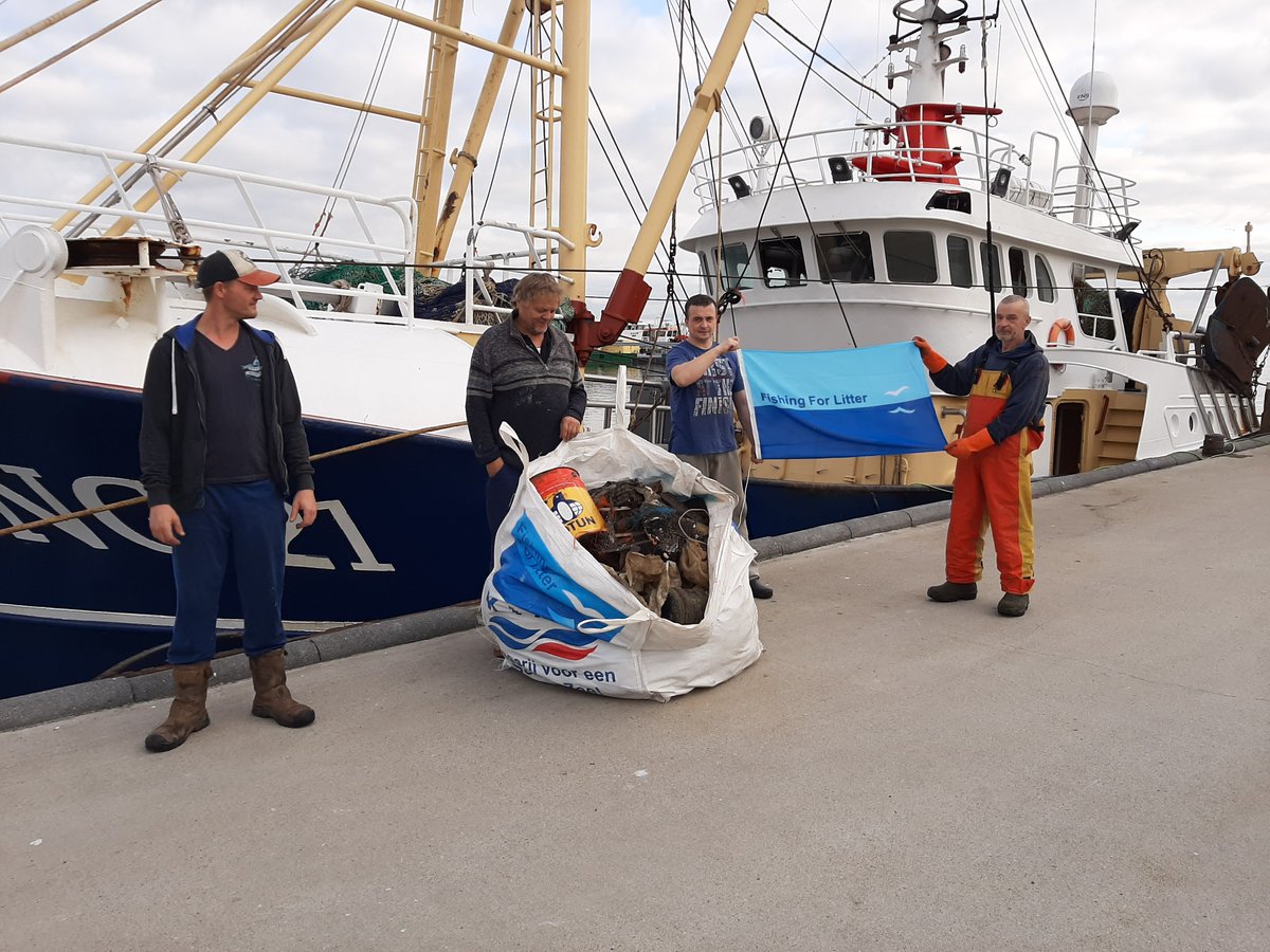 Vissers Lauwersoog halen recordhoeveelheid zwerfafval uit zee rtvn.gr/bVnD