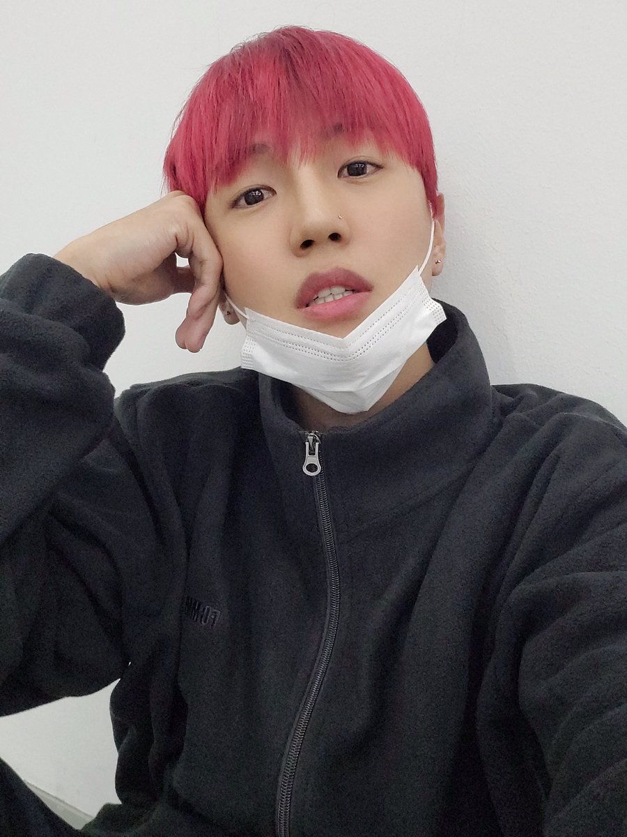 official_ACE7's tweet photo. [#에이스_동훈]
초이쓰 내일 케이콘 알죠?
저희는 준비 됐습니다😎
내일 봐요❤
#초이스 #에이스 #CHOICE #ACE https://t.co/Rl6jkoVNfB