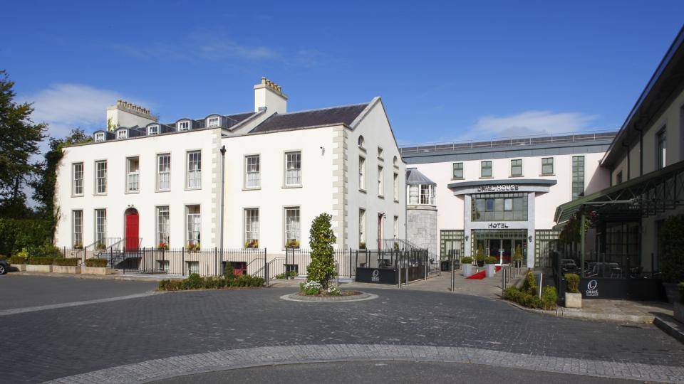 Fun fact about Cork
The Ballincollig Gunpowder Mills were established in 1794 by Charles Henry Leslie, who also constructed Oriel House as his residence. By 1837, the site employed 200 people and produced 16'000 barrels of gunpowder annually.
#PureCorkWelcomes #CorkCityCouncil https://t.co/S1ra8wIP4r