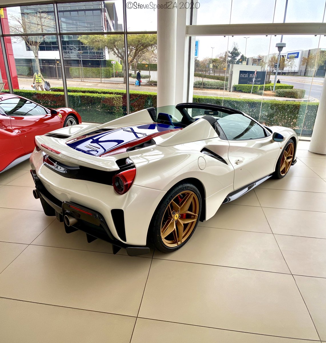 OctaneRepublic's tweet photo. Incy Wincy Spider 🕷🕸

A beautifully specced 488 Pista Spider but I don’t think it’s the only beautifully specced 488 Pista Spider I’ll come across. 🤞

#Ferrari #488PistaSpider #FerrariFriday #OctaneRepublic #SteveSpeedZA #SpeedDemon250 

📸: @SteveSpeedZA &amp; @SpeedDemon250 https://t.co/AgmRxaeDz4