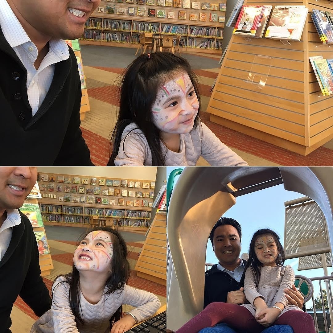お父さんと娘が楽しんでいます 😀