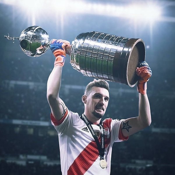 debate_millo's tweet photo. 🎈🎂🎁🐙 ¡Feliz cumple Franco! Hoy alcanza los 34 años nuestro arquero, un tipo que con humildad, trabajo y profesionalismo ha marcado un antes y un después en el arco millonario. Levantó la más soñada siendo figura y clave. Que sea muy feliz ❤ https://t.co/RNzRTTeQHr
