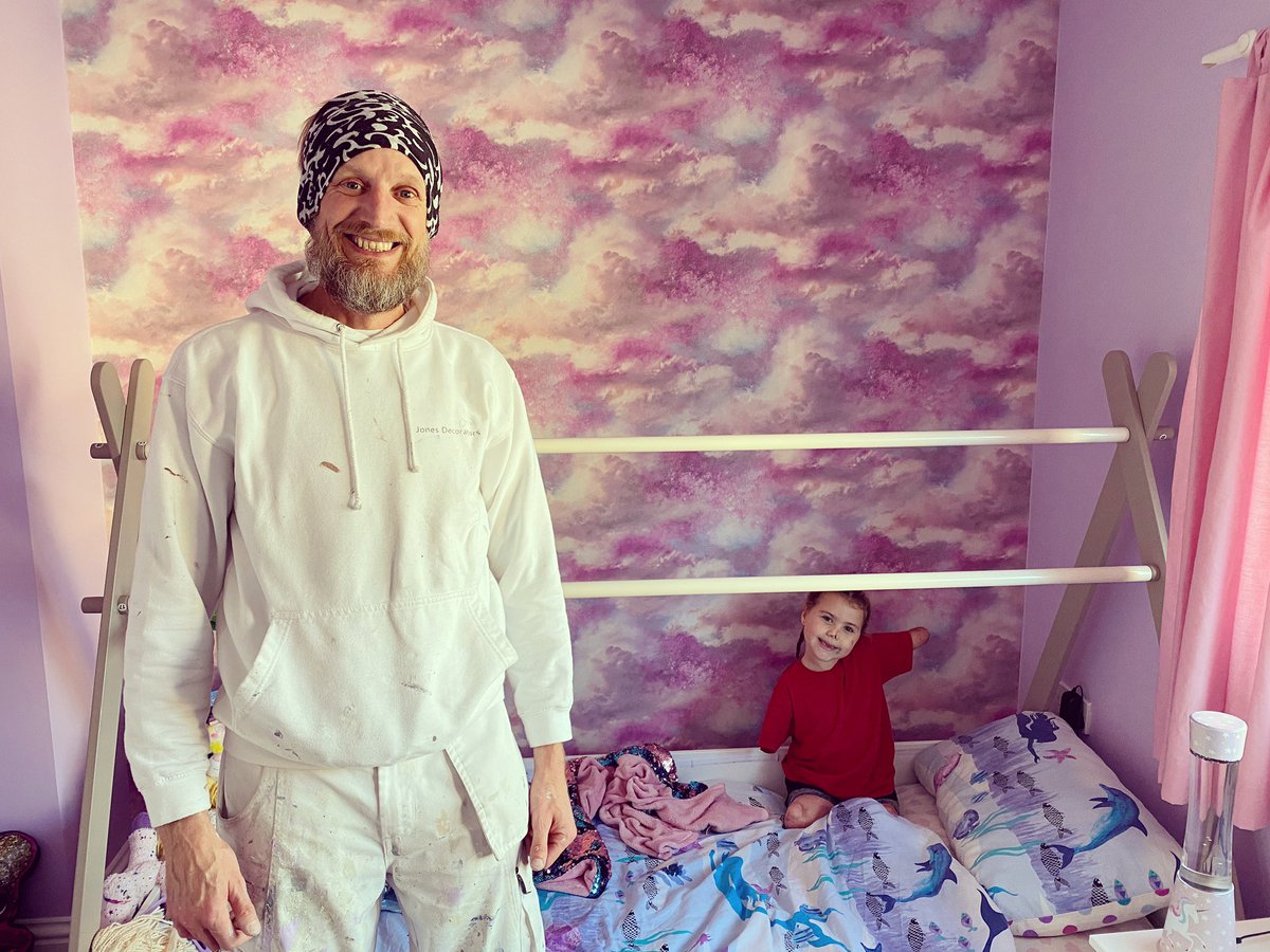 Hope4Harmonie's tweet image. Just want to say a massive Thankyou to @decoratorjones after seeing a tweet from @piersmorgan he contacted us and offered to do our bedrooms! We love them so much and are so grateful! 😍❤️ Thank-you so much!❤️