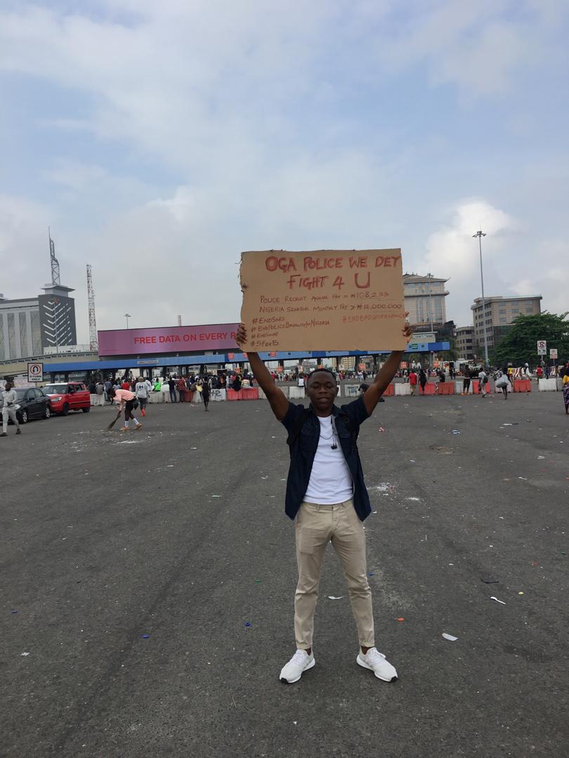 peter_achebe's tweet photo. #EndSARS 
#EndSWAT 
#EndPoliceBrutalityinNigeria
#ENDBADGOVERNANCE 
#EndSarsNow https://t.co/0EDBlxzhQu