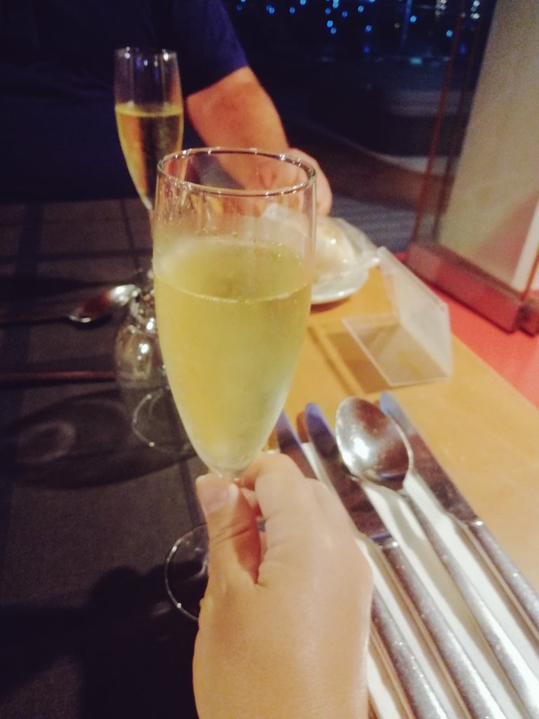 Marina_Domnguez's tweet photo. Brindemos! #sanporquesí #porquepodemos https://t.co/6pJKzZ6qtq