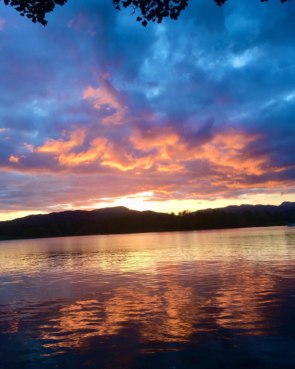 What a stunning sunset last night over Lake Windermere!  #LakeDistrict