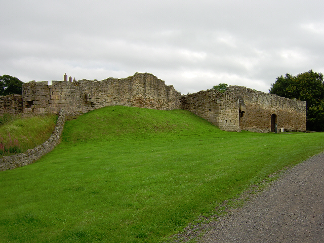 Such warnings were ignored. Having left Hexham, the Scots took the surrender of Aydon Castle, marched on to Ebchester, and (with a possible detour towards Ryton), arrived on 16 October at Bearpark, the bishop of Durham's manor outside the city.