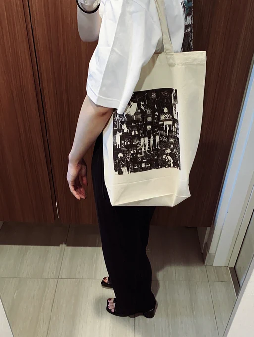 MIJさんからTシャツとトート出ます?
店頭は明日10/17～、オンラインは後日発売、またお知らせします!
(写真は168cmXL着用です、結構でかい)

https://t.co/xCSNbS4KZv 