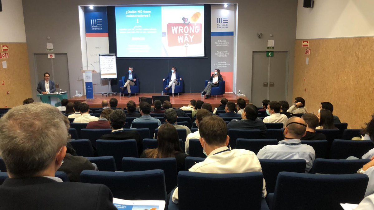 Hoy los emprendedores de Lanzadera, reciben una formación de liderazgo con Héctor Hernández, Director General de @marina_empresas 🙌 https://t.co/Y5k8gJn9Pj