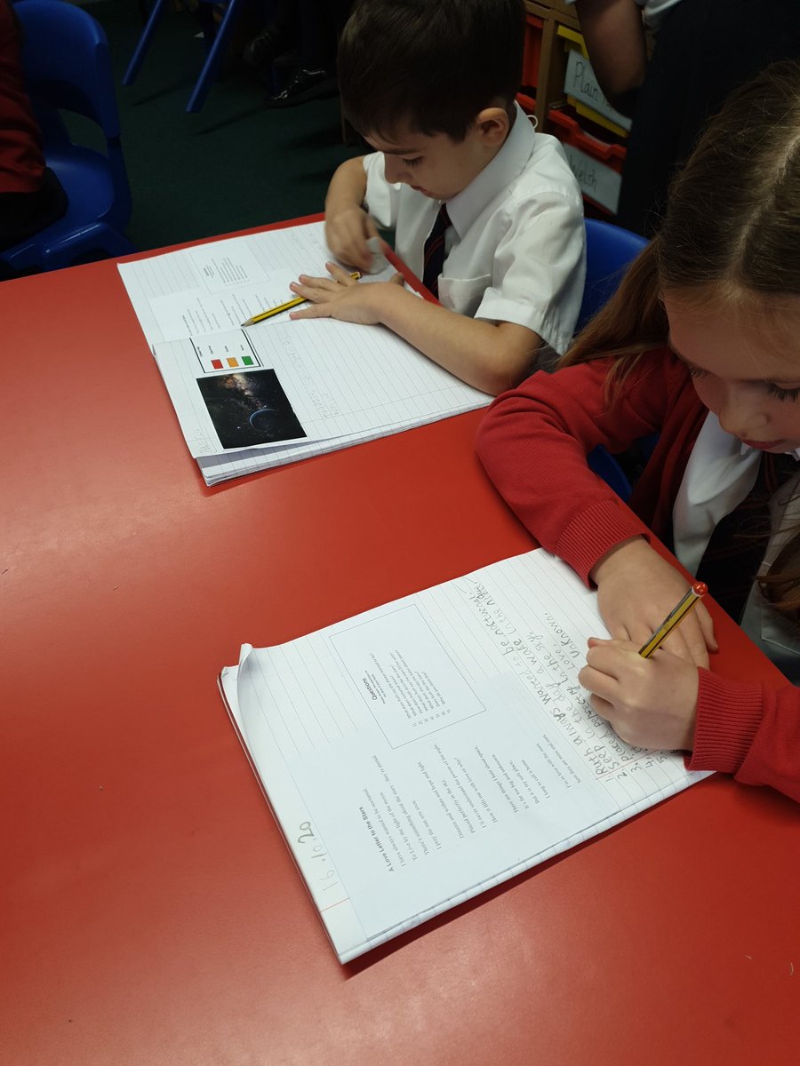 Y3GUPS's tweet photo. Producing some super answers with their poetry comprehension in3RA #alovelettertothestars #gupsllc https://t.co/xWhYu8i1Pr