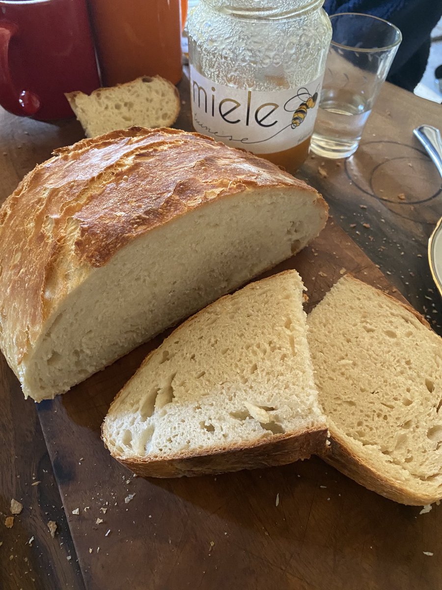 hauser_st's tweet photo. #Topfbrot aus dem #Holzofen #Ticino https://t.co/zaW1Qt4Hfi