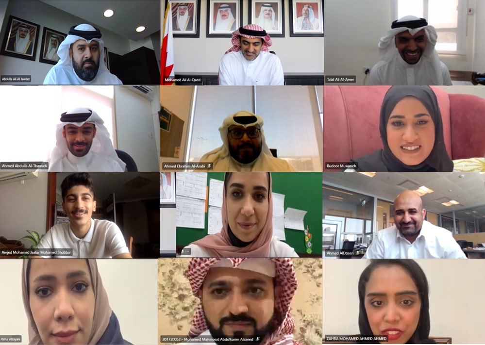 iGABahrain's tweet photo. Chief Executive Mohamed Al Qaed met with 20 volunteers working with the authority Since April as part of the national campaign to combat #COVID19 by providing help &amp; technical support to visitors about the #BeawareBahrain app at Bahrain Airport &amp; Exhibition Centre testing halls. https://t.co/kr53kX9bkF