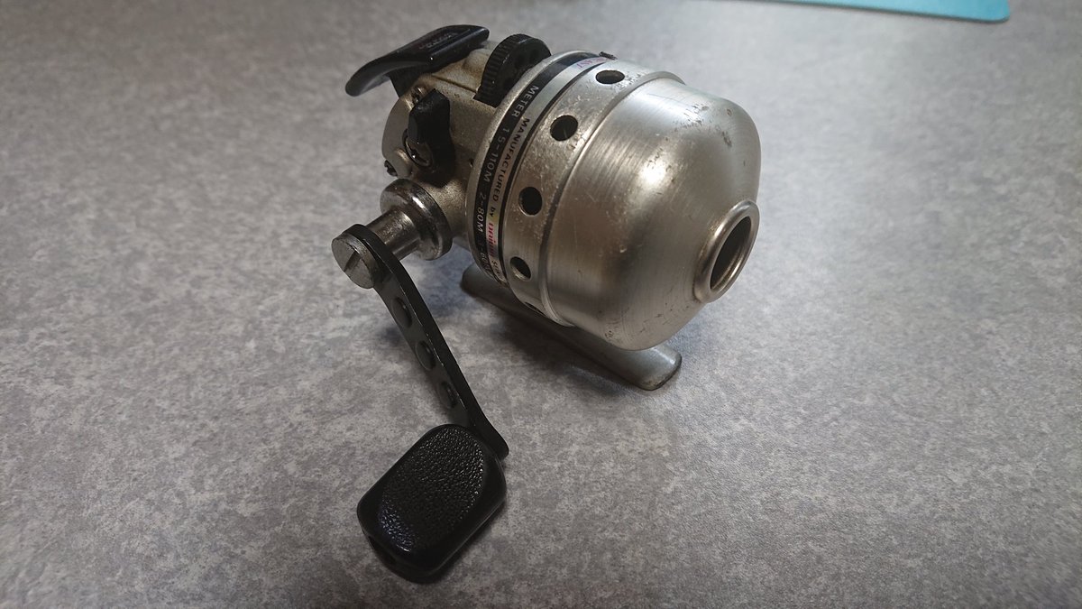 FlipperHayashi's tweet image. ダイワのクローズドフェイス

今はベイトリールが良くなっているから
この構造のリールは不要っすね。

＃daiwa ＃spincast