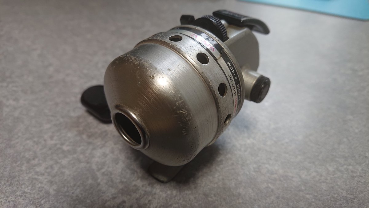 FlipperHayashi's tweet image. ダイワのクローズドフェイス

今はベイトリールが良くなっているから
この構造のリールは不要っすね。

＃daiwa ＃spincast