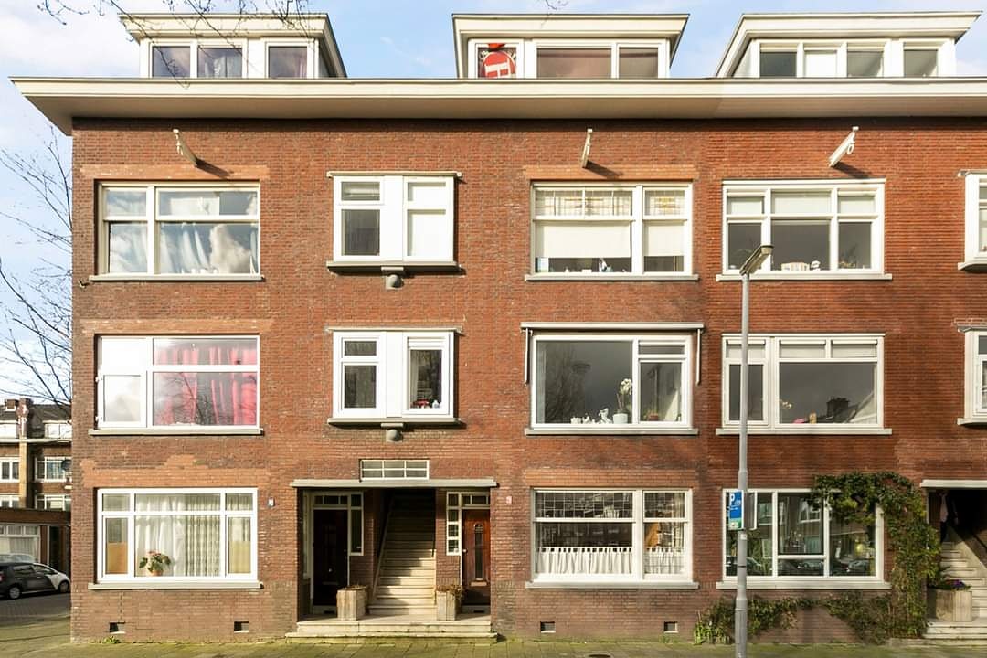 Vandaag 16 oktober 2020 kan er vanaf 14.45 uur geïnvesteerd in een nieuw project aan de Zweedsestraat 91 B te Rotterdam. Het betreft een volledig gerenoveerde portiek woning. Check hier de link: bit.ly/3nOLM54
#SamenInGeld #crowdfunding #verhuurdvastgoed