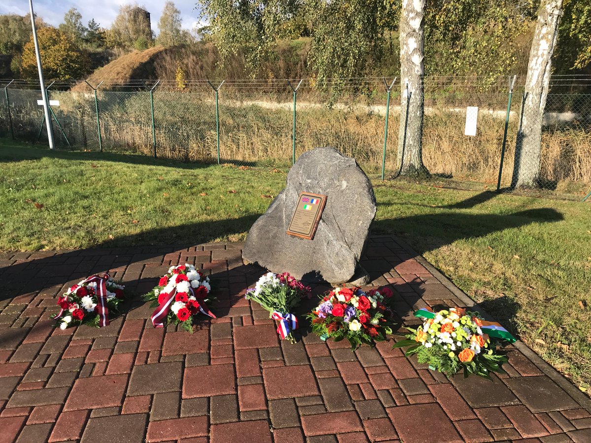 MrKeithShannon's tweet photo. Always humbling to participate in the annual commemoration for British service personnel killed and wounded on @HMSDragon defending the freedom and independence of Latvia in 1919. #Nosargātbrīvību #InDefenceOfFreedom @Riga1919 https://t.co/Vb0G7OaB9m