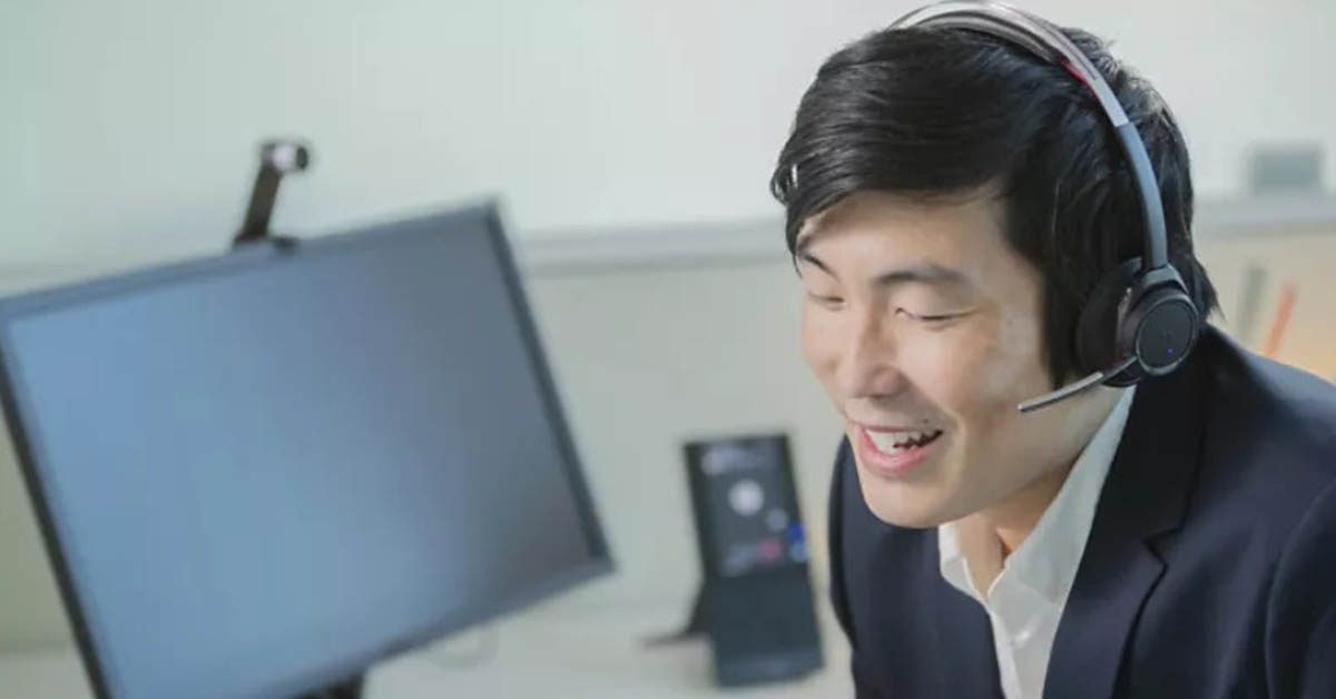 TheHeadsetStore's tweet image. Go hands free with wireless bluetooth headsets. Perfect for multiple devices &amp;amp; roaming around the office.