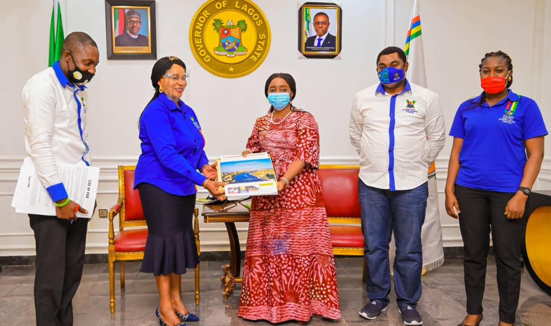 LAGEAC's tweet photo. Lagos Economic Advisory Committee Secretariat Staff Commend the effort of Our Amiable and lovely First Lady of Lagos State, Dr. (Mrs) Claudiana Ibijoke SanwoOlu for Her passionate projects Concerning the Market Crèche, Water for all Public Schools.
@jidesanwoolu
@JokeSanwoolu https://t.co/RYqZz25u95