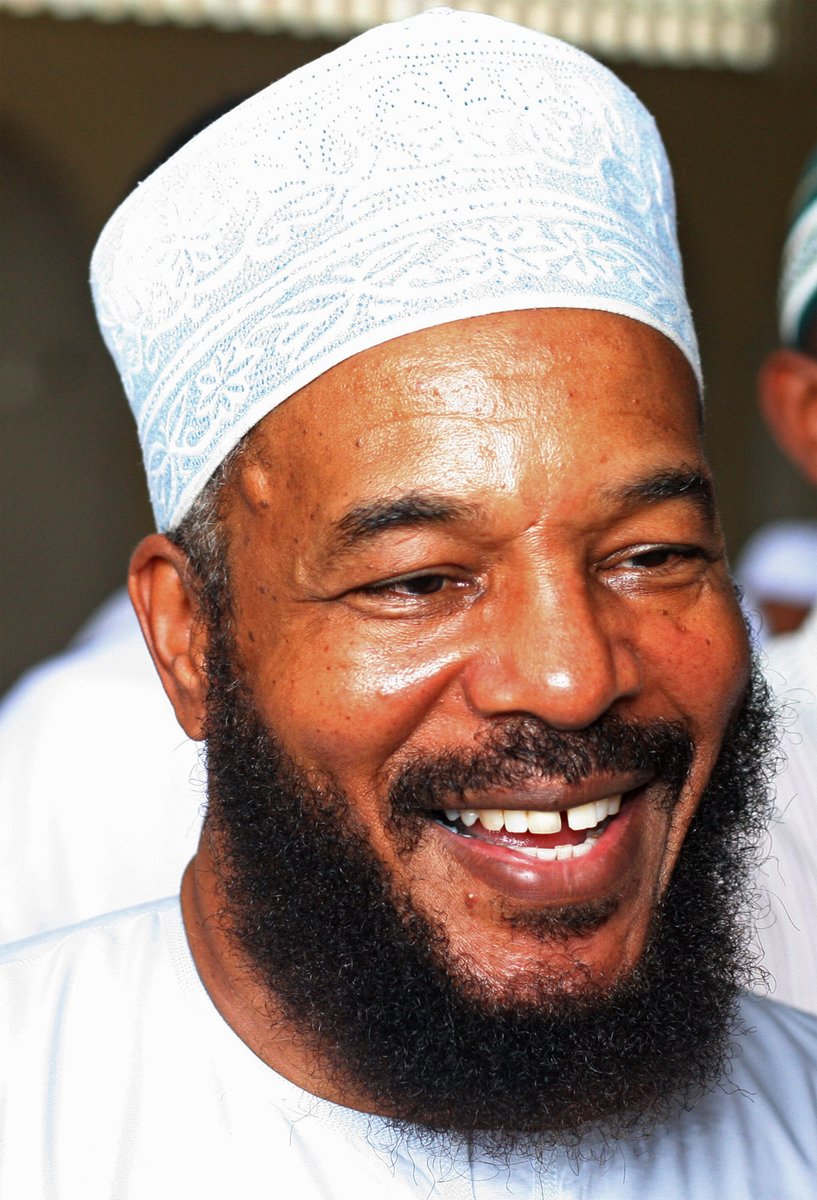 Islam21c's tweet photo. Dr Bilal Philips has not been feeling well and was subsequently admitted to the hospital yesterday and is currently on oxygen support. 

We ask Allāh to restore his health and grant him a swift recovery. Amīn! https://t.co/BUWxgSB7mI