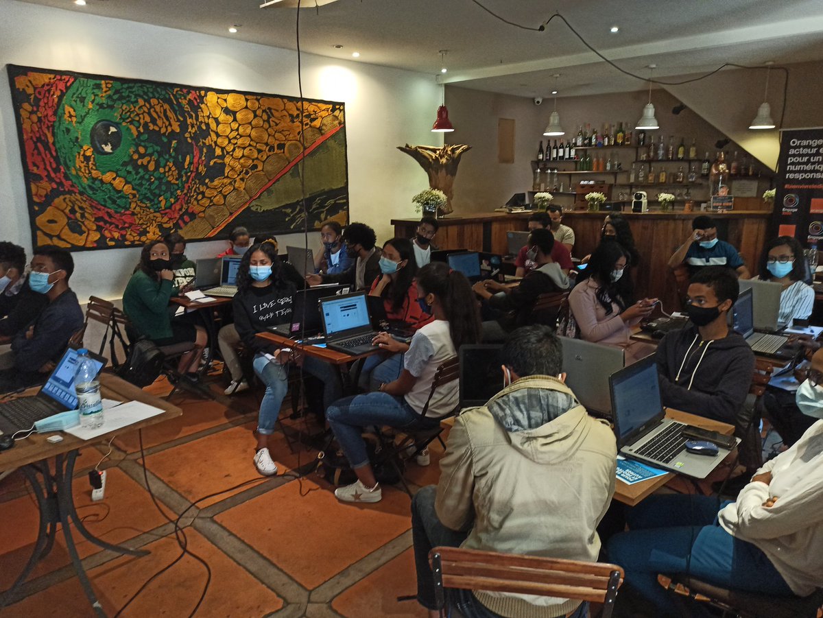 isoc_madagascar's tweet photo. Super journée de formation sur l'internet des objets avec nos supercoach @mbola_ @raillersing @k3n0s !! @ISOC_Community @orange_mg #LeadTheChange #IoT #youthEmpowerment #Madagascar https://t.co/W3JnmYlW9v
