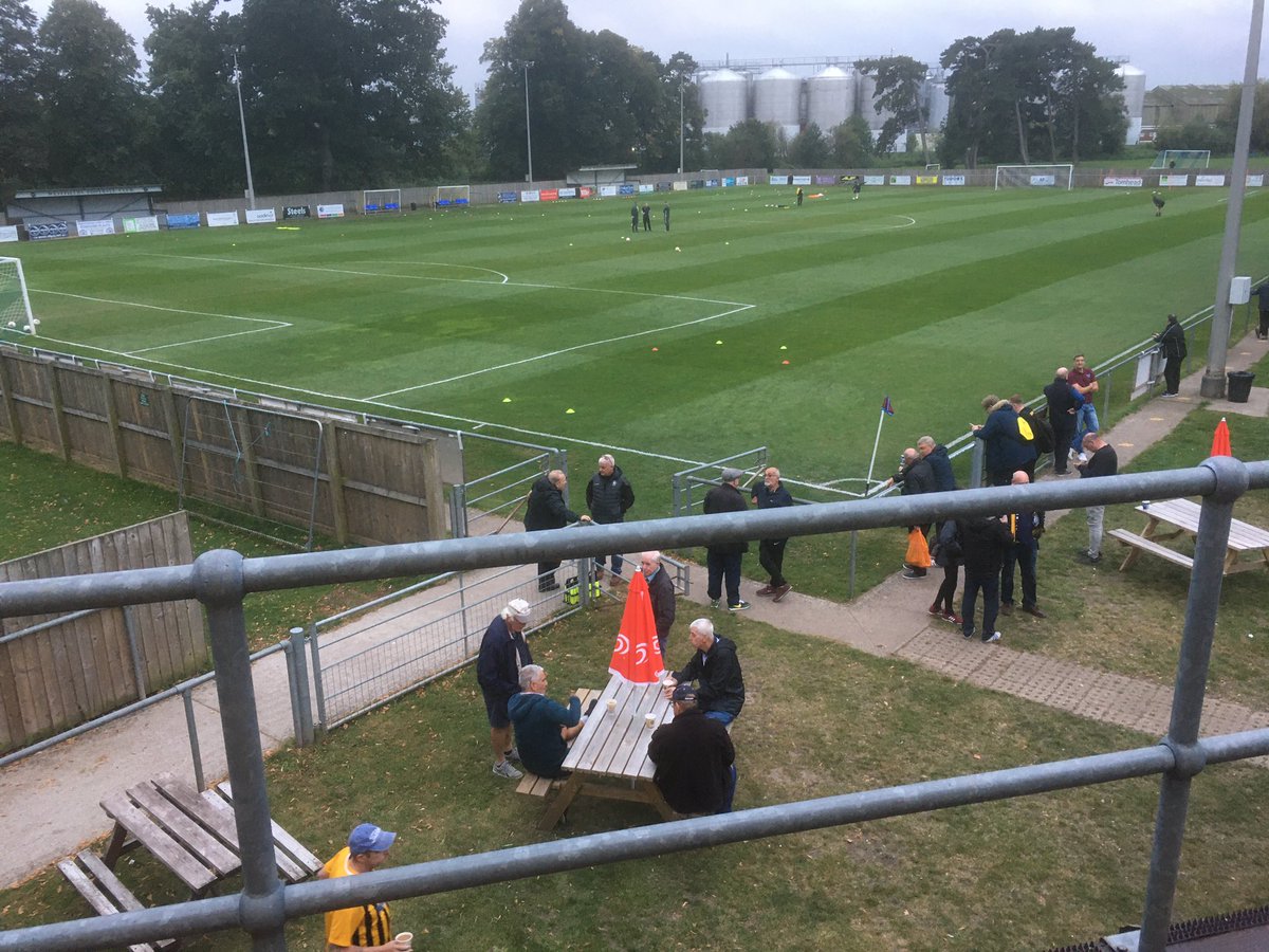 Westfieldsfc1's tweet photo. We look forward to welcoming former striker Derick Craddock and his company Endeavour Finishes to Allpay Sat 🆚 @longlevensafc
We hope you enjoy the hospitality #fullfridge #view #football #friends #comfort #GUTF https://t.co/pVudvtcxQx