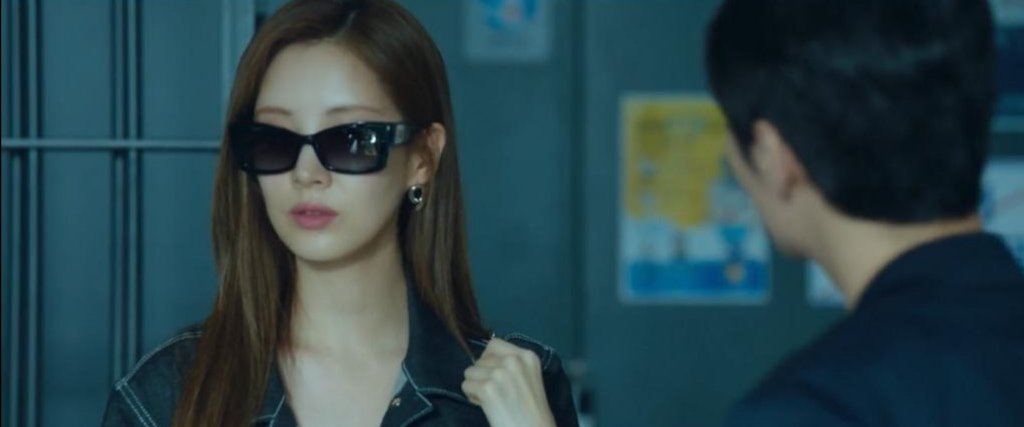 Kdrama Fashion] Who: Seohyun What: CHANEL Rectangle Sunglasses