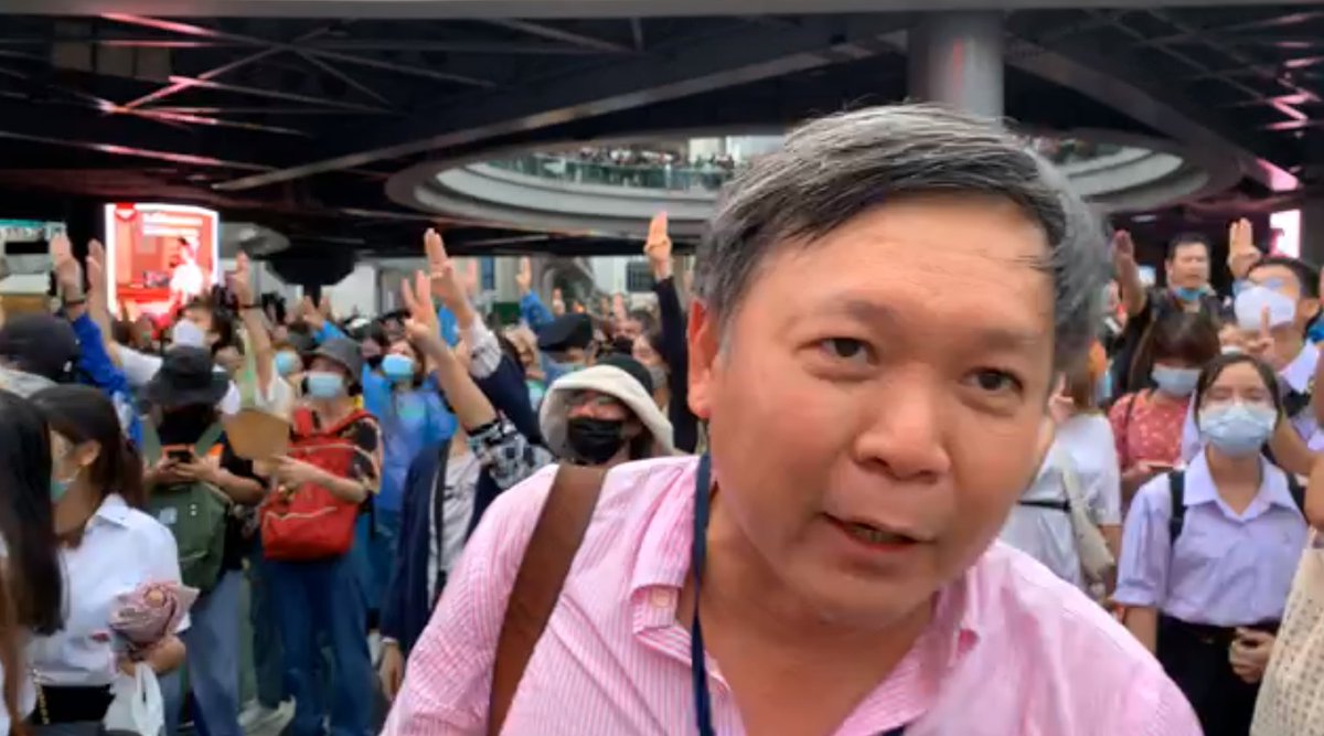 Our correspondent  @PravitR reports LIVE from Pathumwan that the rally is mostly leaderless, and protesters are full of anger, shouting "Release our friends!" and "Fuck Tuu!"  https://www.facebook.com/KhaosodEnglish/videos/1005918823256650 #16ตุลาไปแยกปทุมวัน  #ม็อบ16ตุลา  #Thailand  #KE  #ไอ้เหี้ยตู่