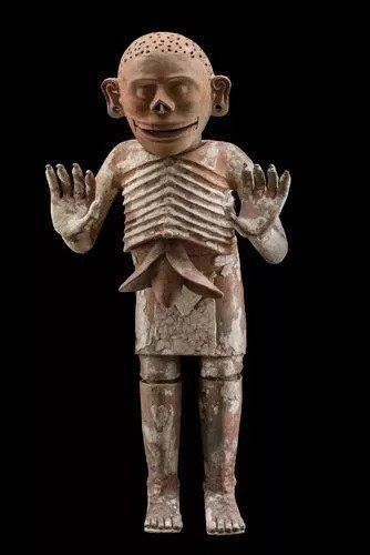 EmbaMexAua's tweet photo. The Weltmuseum in Vienna is opening its doors to the exhibition 'Aztecs'; an insight into the art, culture and world vision of this pre-Hispanic civilization. 🇦🇹 🇲🇽

✨More info: https://t.co/yyYmdph02t. https://t.co/QFHTRV9lRJ