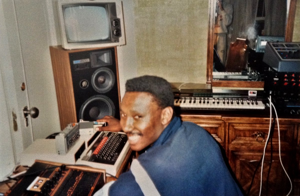 Total_Contrast's tweet image. This pic was taken in my hotel room at The Mayflower Hotel opposite Central Park, New York. We were writing for our second album. 

#TotalContrast #DelroyMurray #RobinAchampong #LondonRecords