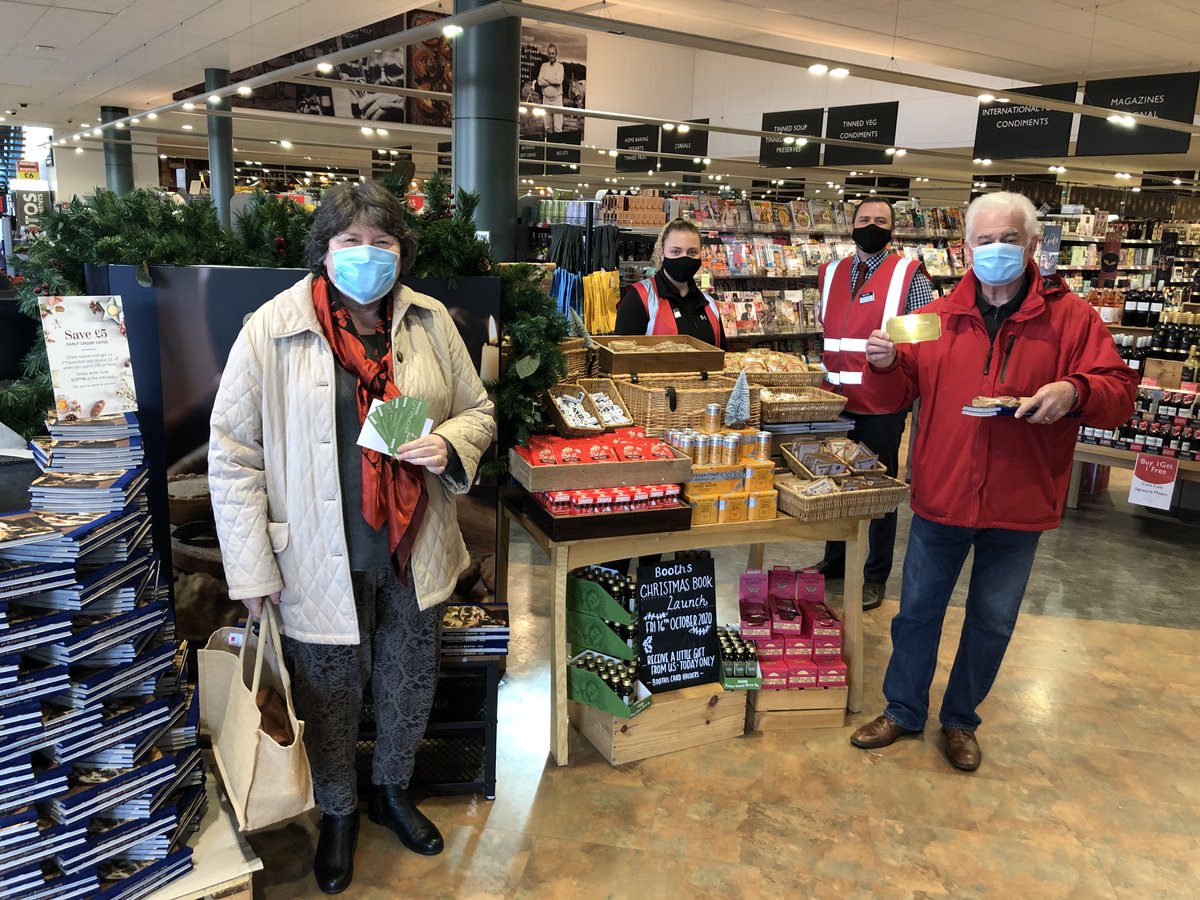📣 IMPORTANT ANNOUNCEMENT: The golden ticket at #Garstang store has been found! Congratulations to this lovely couple 🎉 There are still 27 to find at our other stores 🙌

#BoothsChristmas